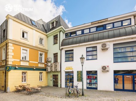 Prodej nájemního domu, 915 m²