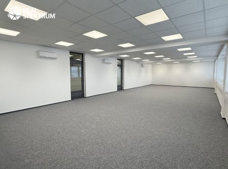 Pronájem kanceláře, 105 m²