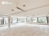 Pronájem kanceláře, 427 m²