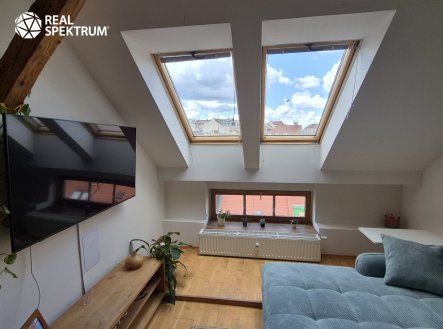 Pronájem bytu, 2+kk, 83 m²