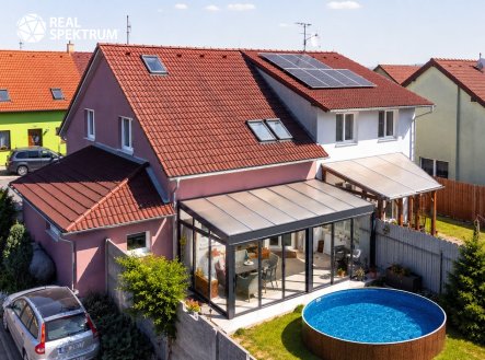 Pozemek s bazénem | Prodej - dům/vila, 160 m²