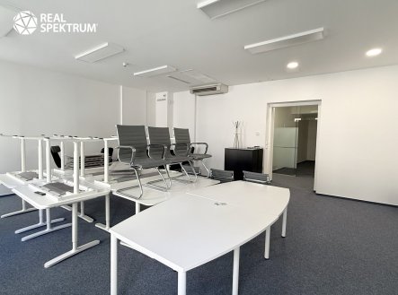 Pronájem kanceláře, 86 m²