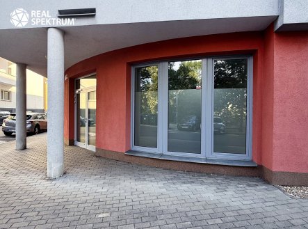 Pronájem kanceláře, 81 m²