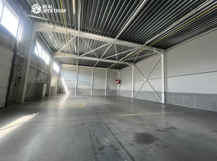 Pronájem komerčního objektu, sklad, 350 m²
