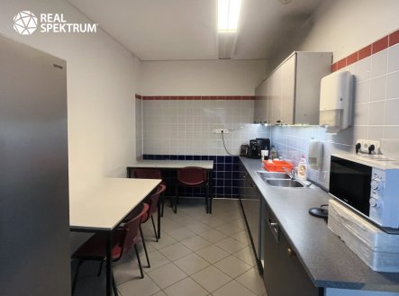 Pronájem komerčního objektu, sklad, 2 908 m²