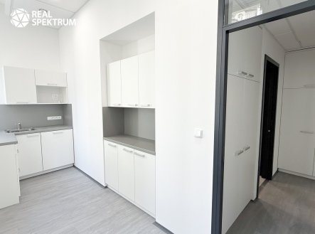 Pronájem kanceláře, 106 m²