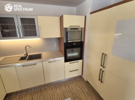 Pronájem bytu, 3+kk, 80 m²