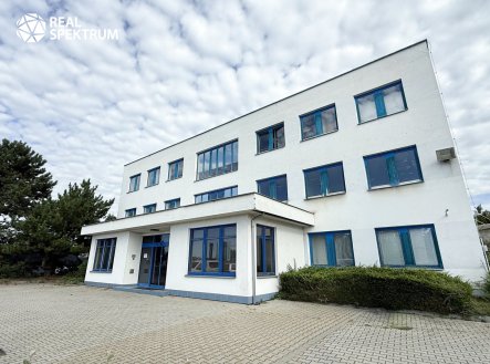 Pronájem kanceláře, 412 m²