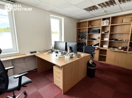 Pronájem kanceláře, 269 m²