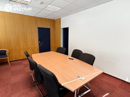 Pronájem kanceláře, 269 m²