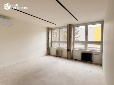 Pronájem kanceláře, 473 m²