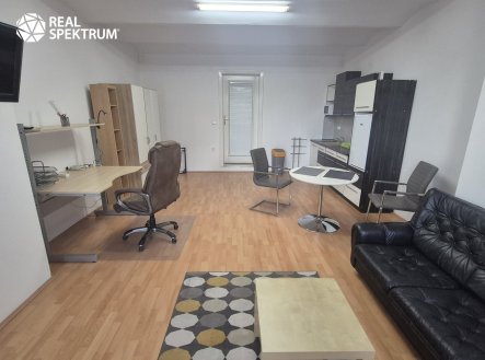 Pronájem bytu, 1+kk, 38 m²