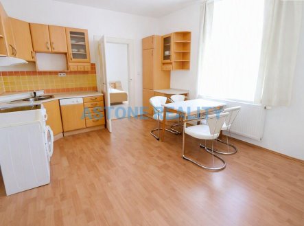 Pronájem bytu, 3+kk, 66 m²