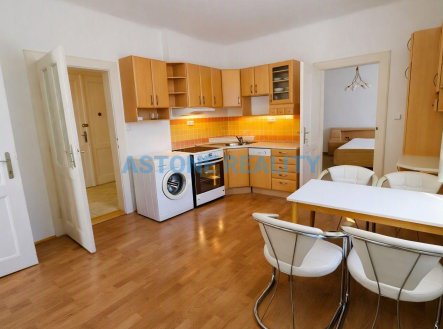 Pronájem bytu, 3+kk, 66 m²