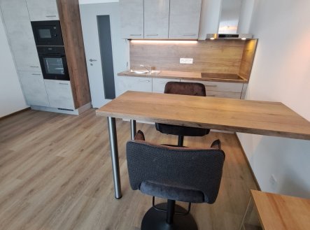 Pronájem bytu, 1+kk, 42 m²