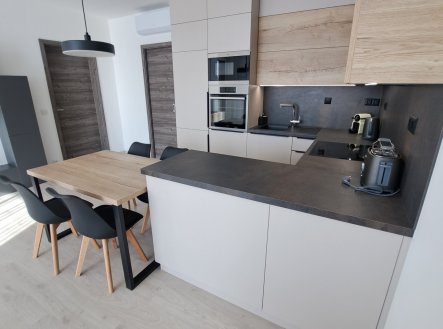 Pronájem bytu, 2+kk, 80 m²