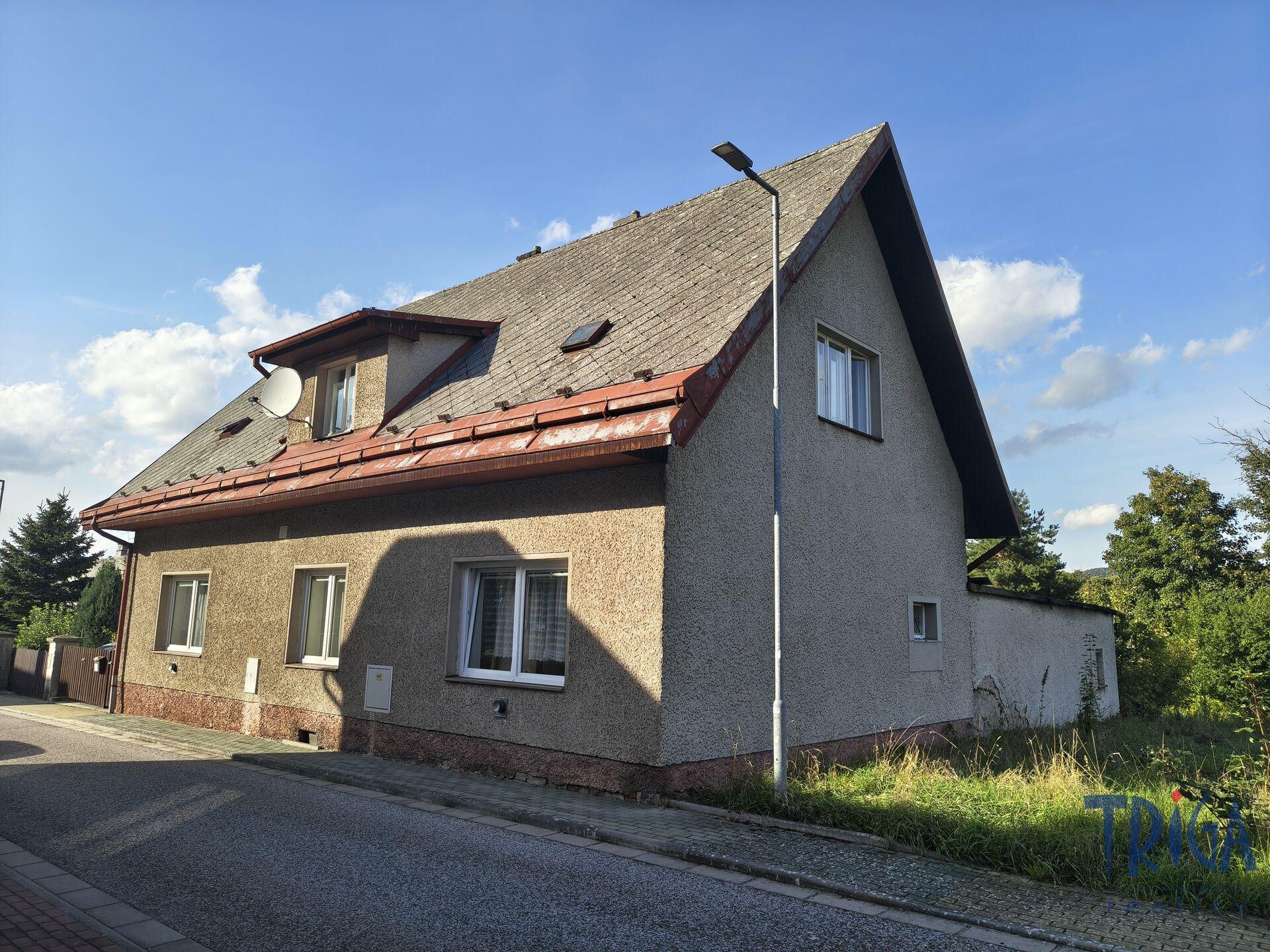 Červený Kostelec - Prodej rodinného domu s pozemkem 1 006 m2
