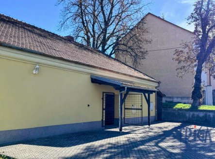 Pronájem obchodní prostory, 185 m²