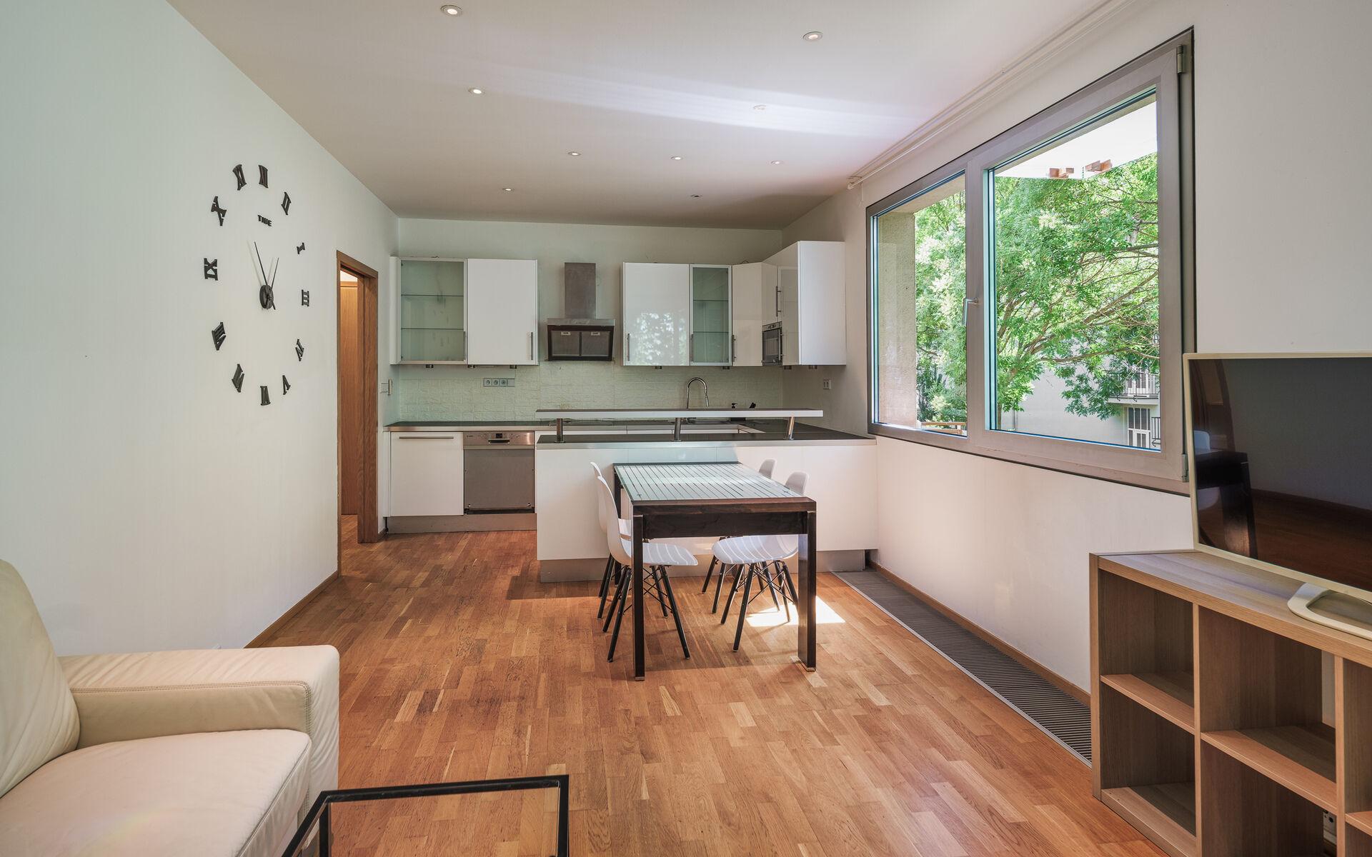 Byt 3kk 85 m² s garážovým stáním a sklepem, Korunní Praha,Vinohrady