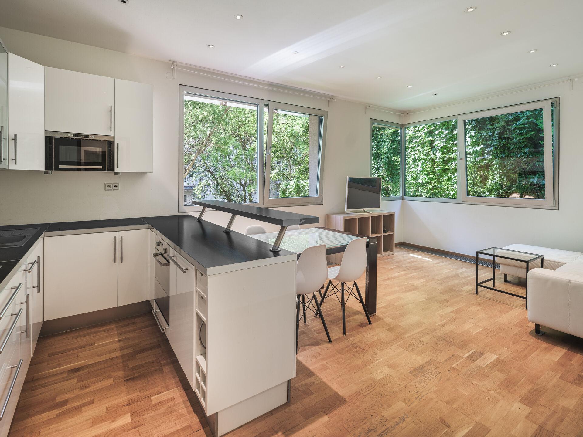 Byt 3kk 85 m² s garážovým stáním a sklepem, Korunní Praha,Vinohrady