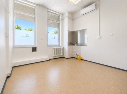 Pronájem kanceláře, 137 m²