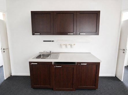 Pronájem kanceláře, 364 m²