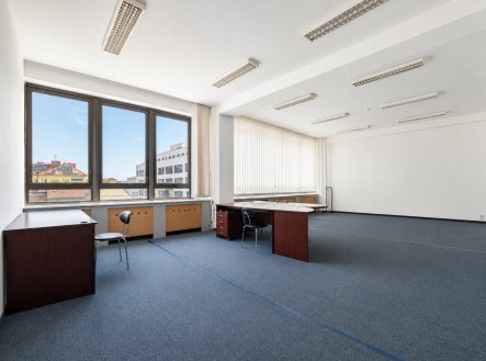 Pronájem kanceláře, 364 m²