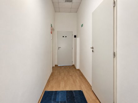 Pronájem kanceláře, 72 m²