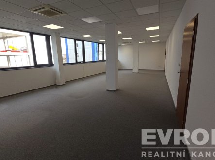 Pronájem kanceláře, 78 m²
