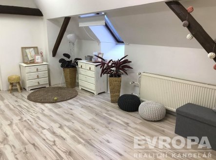 Pronájem bytu, 3+1, 120 m²