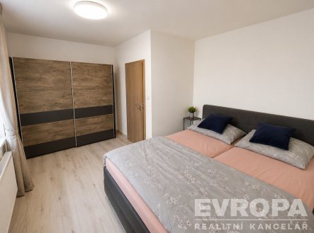 . | Pronájem bytu, 2+kk, 42 m²