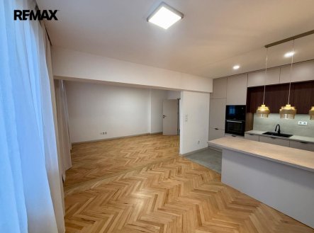 Pronájem bytu, 2+1, 61 m²