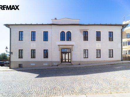 Prodej kanceláře, 519 m²