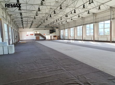 Prodej skladu, 1 557 m²