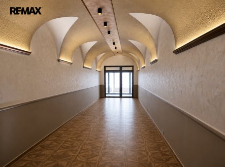 Pronájem obchodní prostory, 81 m²