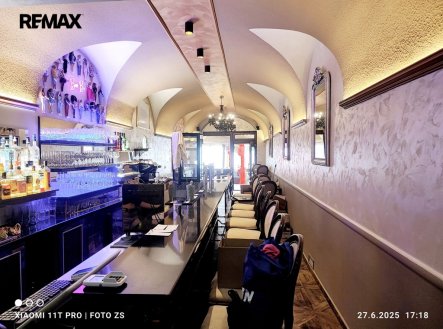 Pronájem obchodní prostory, 81 m²