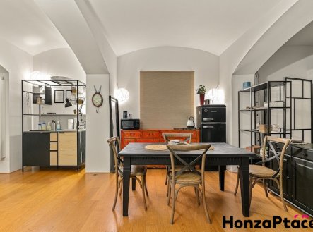 Prodej komerčního objektu, jiný, 66 m²