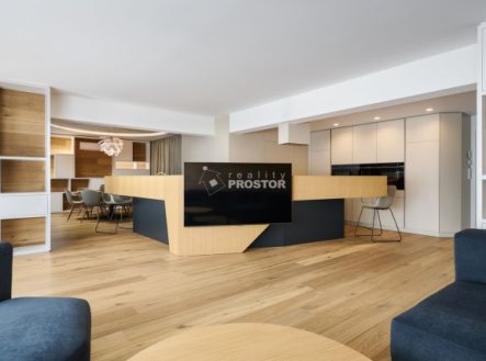 Pronájem domu/vily, 433 m²
