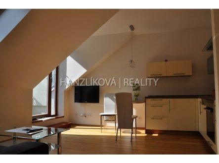 Pronájem bytu, 2+kk, 58 m²