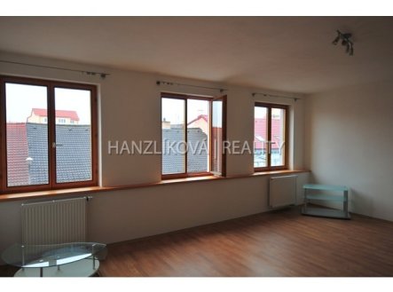 Pronájem bytu, 1+kk, 30 m² obrázek