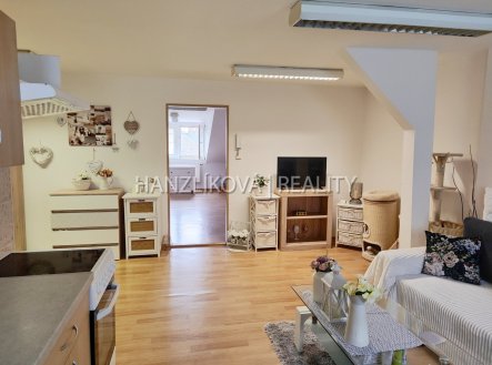 Pronájem bytu, 2+kk, 62 m²