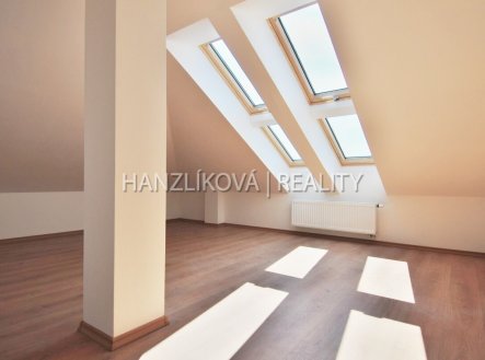 Pronájem bytu, 2+kk, 68 m² obrázek