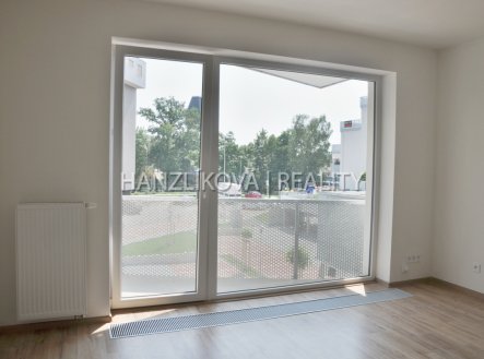 Pronájem bytu, 1+kk, 28 m² obrázek
