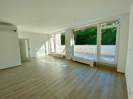 Pronájem bytu, 3+kk, 73 m²