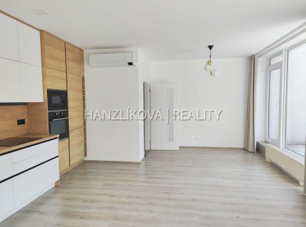 Pronájem bytu, 3+kk, 73 m²