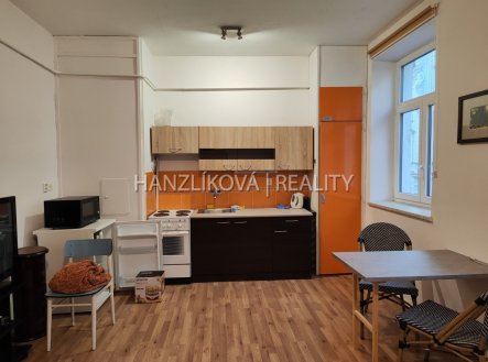 Pronájem bytu, 1+kk, 38 m²