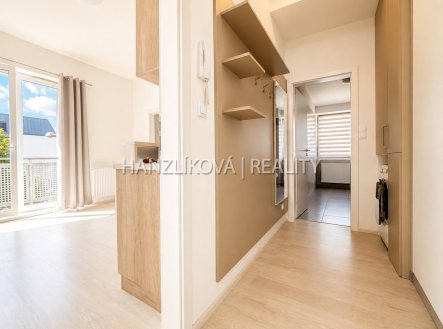 Pronájem bytu, 2+kk, 45 m²