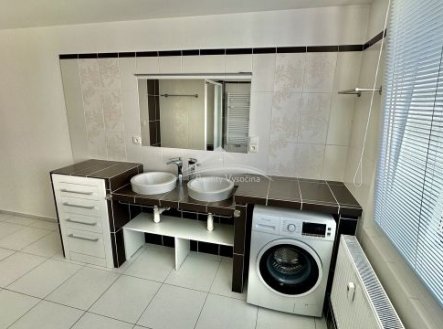 Pronájem bytu, 4+kk, 87 m²