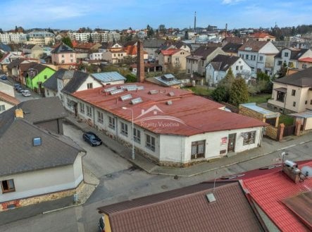 Prodej komerčního objektu, průmyslový areál, 1 098 m² obrázek