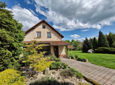 . | Prodej - dům/vila, 340 m²